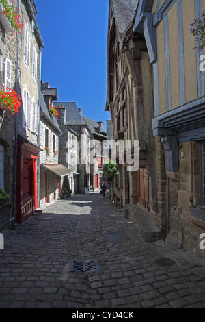 Straße in Dinan Frankreich Stockfoto