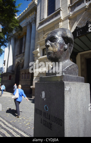 Statue außerhalb Teatro Municipal (Stadttheater), Centro, Rio De Janeiro, Brasilien Stockfoto