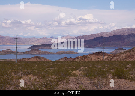 Lake Mead - der größte Stausee in den Vereinigten Staaten gebildet von Wasser durch den Hoover-Staudamm, bei 112 Meilen hinter dem Damm aufgestaut Stockfoto