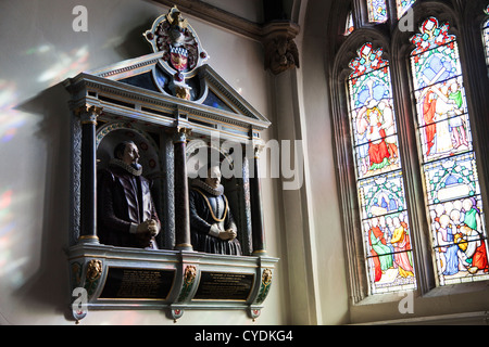 Denkmal für William & Joyce Goddard in St Michaels Kirche, Bray, Windsor und Maidenhead, UK - Jesus Krankenhaus Armenhäuser gegründet Stockfoto