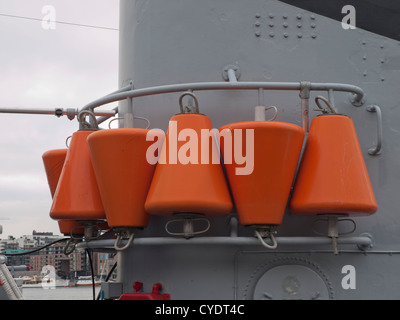 Die norwegische Marine Schiff KNM Alta ein Minesweeper jetzt Museumsschiff in Oslo Hafen Detail der Bojen festgemacht Stockfoto