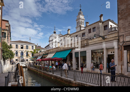 Kanal-Seite-Szene in Venedig Stockfoto