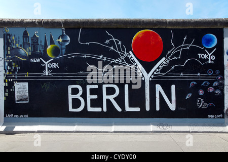 East Side Gallery, Graffiti in Berlin Stockfoto