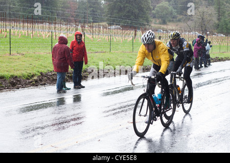 Radfahrer, die Rennen in der AMGEN Tour of California Stockfoto