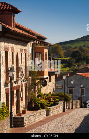 Spanien, Region Kantabrien Cantabria Provinz, Santillana del Mar, Detail der mittelalterlichen Stadtgebäude Stockfoto