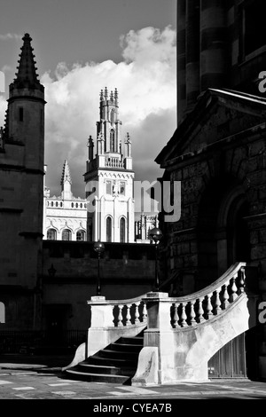 Klasse 1 aufgeführten All Souls College von Radcliffe Kamera Bodleian Library Oxford Oxfordshire England Europa Stockfoto