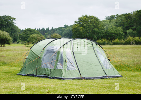 Zelt auf einem Campingplatz im New Forest, England Stockfoto