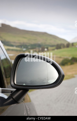 Nahaufnahme von Auto Außenspiegel Stockfoto