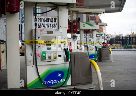 Eine geschlossene BP-Tankstelle im Stadtteil Soho in New York zu sehen Stockfoto