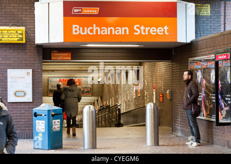 Eingang zum Buchanan Street u-Bahn / u-Bahn station am Dundas Street, Glasgow. Stockfoto