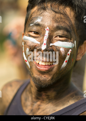Okinawa-junge mit Bemalung in Mushaama Erntefest Hateruma Insel Yaeyamas, Okinawa, Japan Stockfoto