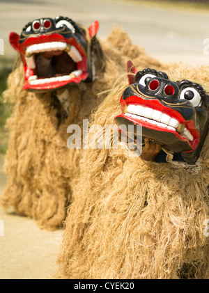 Shishi Löwen Hund Tänzerinnen im Mushaama Erntefest Hateruma Insel Yaeyamas, Okinawa, Japan Stockfoto