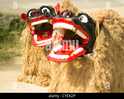 Shishi Löwen Hund Tänzerinnen im Mushaama Erntefest Hateruma Insel Yaeyamas, Okinawa, Japan Stockfoto