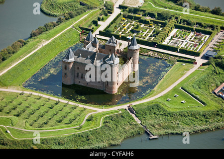 Den Niederlanden, Muiden. Schloss Muiderslot. Luft. Stockfoto