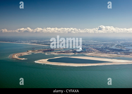 Die Niederlande, Rotterdam, Hafenerweiterung mit der Behauptung von Land aus dem Meer. Projekt mit dem Namen Maasvlakte 2. Luft. Stockfoto