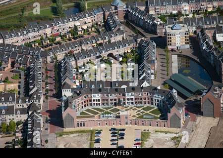 Die Niederlande, Helmond, Wohnviertel Brandevoort de Veste genannt. Architektur in traditionellen holländischen Stil. Luft. Stockfoto