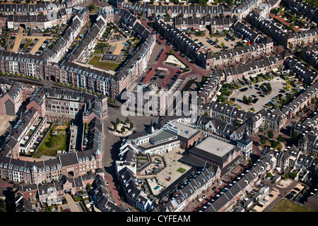 Die Niederlande, Helmond, Wohnviertel Brandevoort de Veste genannt. Architektur in traditionellen holländischen Stil. Luft. Stockfoto