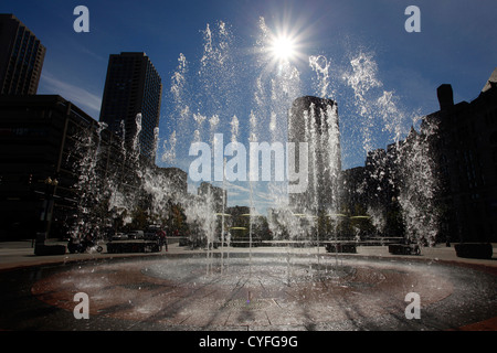 Wasserstrahlen Ringe Brunnen in den Wharf Bezirk von Boston, Massachusetts, USA Stockfoto