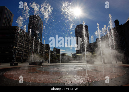 Wasserstrahlen Ringe Brunnen in den Wharf Bezirk von Boston, Massachusetts, USA Stockfoto