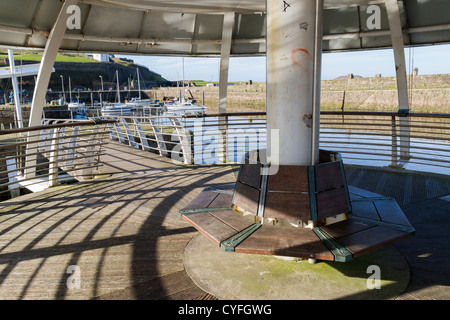 Die Crows Nest Aussichtsplattform im Hafen von Whitehaven Stockfoto