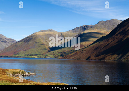 Die Fjälls und Berge rund um Wastwater in den Lake District Cumbria, Lingmell und Scafell aufzunehmen Stockfoto