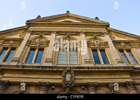 Klasse 1 aufgeführten dekorativ verzierten Fassade des Sheldonian Theatre von Sir Christopher Wren Oxford Oxfordshire England Europa Stockfoto