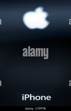 Apple iPhone Rückseite abdecken Detail. Konzentrieren Sie sich auf "iPhone". Stockfoto