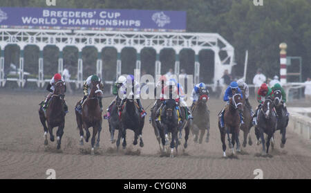 3. November 2012 - Arcadia, Kalifornien, USA - Jockey Brian Hernandez Jr. (rechts) auf Fort Larned gewinnt vor Mike Smith (links) auf Mucho Macho Man bei der Breeders' Cup Classic (5 Millionen US $ Preis) im Santa Anita Park am 3. November 2012 in Arkadien, California.ARMANDO ARORIZO/PI (Credit-Bild: © Armando Arorizo/Pi/Prensa Internacional/ZUMAPRESS.com) Stockfoto