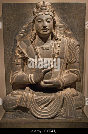Sitzende Bodhisattva Maitreya Buddha der Zukunft 7. – 8. Jahrhundert Afghanistan nahe Kabul 78 cm Skulptur Stockfoto