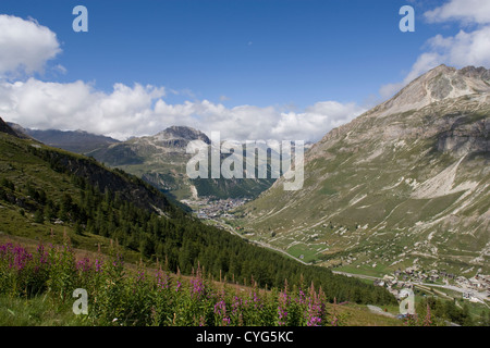 Frankreich: Ansicht des Val d ' Isère vom Col de L'Iseran Stockfoto