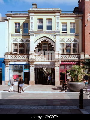 Eintritt in die High Street Arcade, Cardiff, Wales Stockfoto