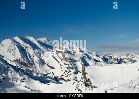 Schweizer Alpen, Berner Oberland. Aussicht vom Piz Gloria auf dem Schilthorn-Berg Stockfoto