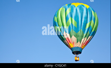 Heißluftballons füllen den Himmel während der Carolina-Ballon-Festival, Statesville, North Carolina. Stockfoto