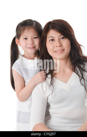 asiatische Mutter und Tochter kleben und eine gute Zeit Stockfoto