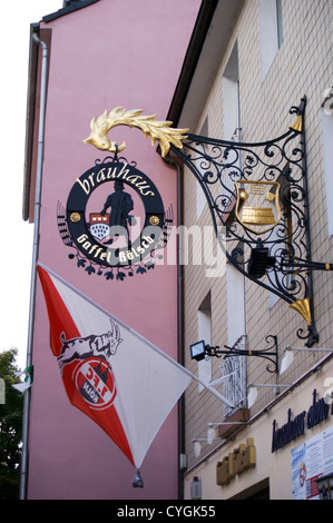 Schmiedeeisen Zeichen der Gaffel Brauhaus Bar, Deutz, Köln, Köln, Nordrhein-Westfalen, Deutschland Stockfoto