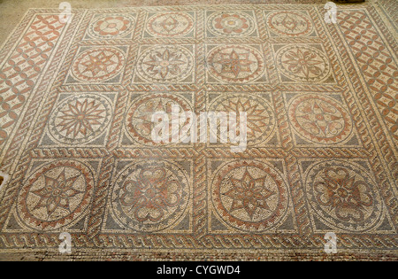 Nahaufnahme von Roman Mosaic (hypokaustum). St. Albans / Saint Albans. Hertfordshire UK. Stockfoto