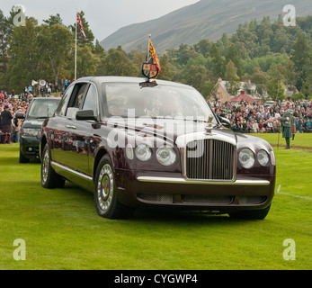 Königlichen Rolls-Royce mit der Königin an die "Braemar Gathering" Highland Games, Highlands, Schottland Stockfoto