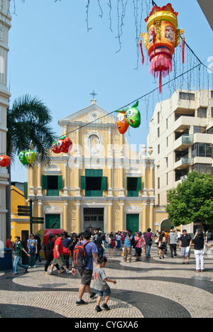 San Domingo-Kirche mit Mid-Autumn Festival Dekorationen, Macau Stockfoto