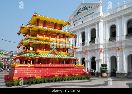 Santa Casa da Misericordia mit Mid-Autumn Festival Dekorationen, Macau Stockfoto