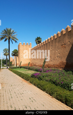 Alten Festungsmauern umgeben der marokkanischen Hauptstadt Rabat Stockfoto