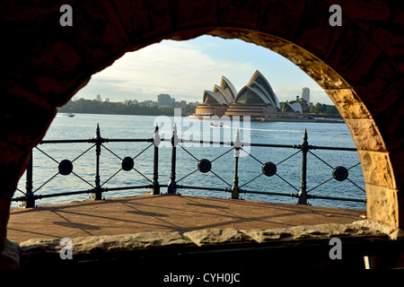 Sydney Opera House vom durch den Sydney Harbour.  Sydney, Australien. Stockfoto