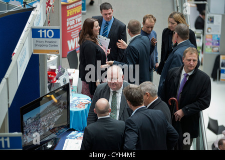 Eric Pickles MP mit Amber Rudd MP und lokalen Würdenträger bei einem Spaziergang über an machen wir Business 2012 Ausstellung Hastings 1. Nov. Stockfoto