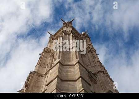 Saint-Jacques Turm, Rue de Rivoli bei Rue Nicolas Flamel, Paris, Frankreich. Stockfoto