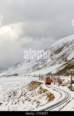 Schweiz, Kanton Uri, Oberalppass, Glacier express Zug Stockfoto