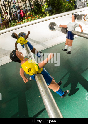 Tischfußball - Tisch-Fußball, Greeley Square, New York City Stockfoto