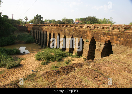 12. Jahrhundert Brücke von Kampong Kdei (Provinz Siem Reap) Kambodscha Stockfoto