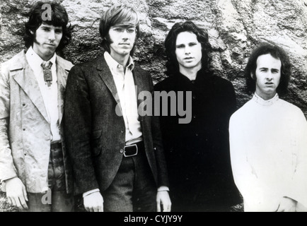 DIE Türen-Promo-Foto des US-Rock-Gruppe über 1966. Siehe Beschreibung unten für Namen Stockfoto