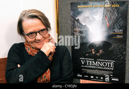 Der polnische Regisseur Agnieszka Holland spricht zu Medien während der Pressekonferenz am 6. November 2012 in Prag, Tschechische Republik, wo sie neue Film In Darkness eingeführt. (CTK Foto/Michal Dolezal) Stockfoto