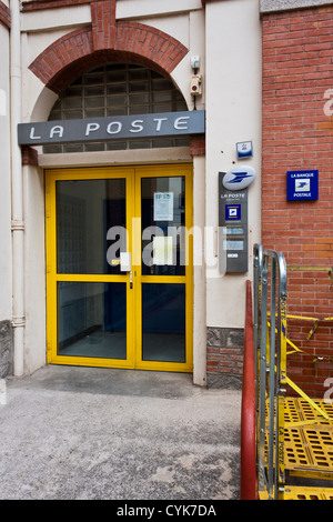 La Poste, Arles Sur Tech. Ein Sub-Postamt in einem französischen Dorf im Süden von Frankreich. Stockfoto