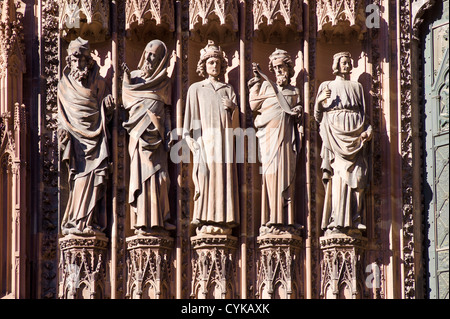 Straßburg, gotische Kathedrale Notre-Dame aus dem 14. Jahrhundert, Pfosten, Statuen der Propheten des Alten Testaments am Hauptportal, Elsass, Frankreich, Europa, Stockfoto